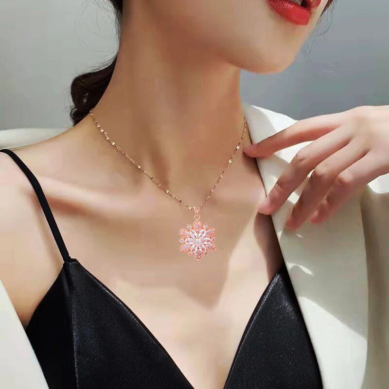 Gold-Plated Crystal Flower Pendant Choker