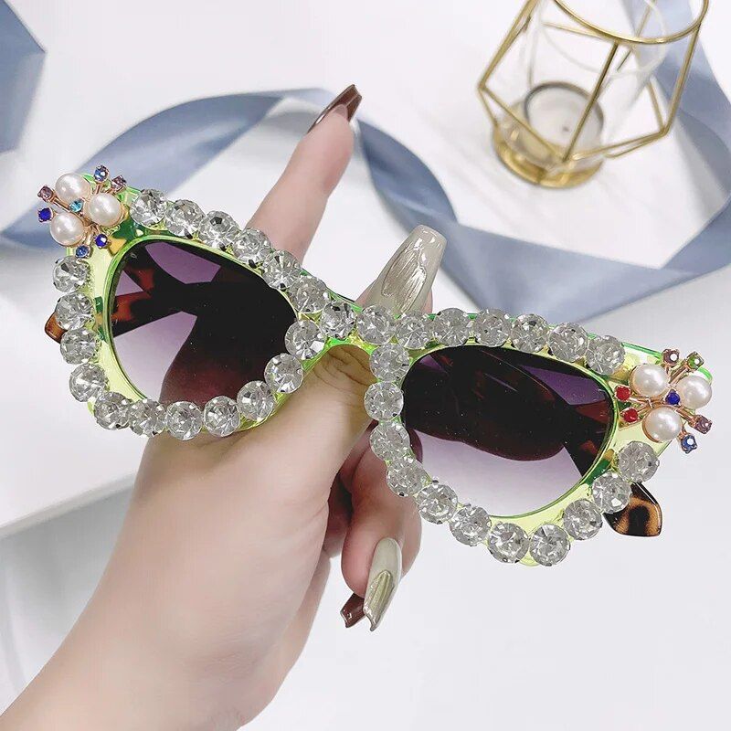 Chic Cat Eye Rhinestone Sunglasses