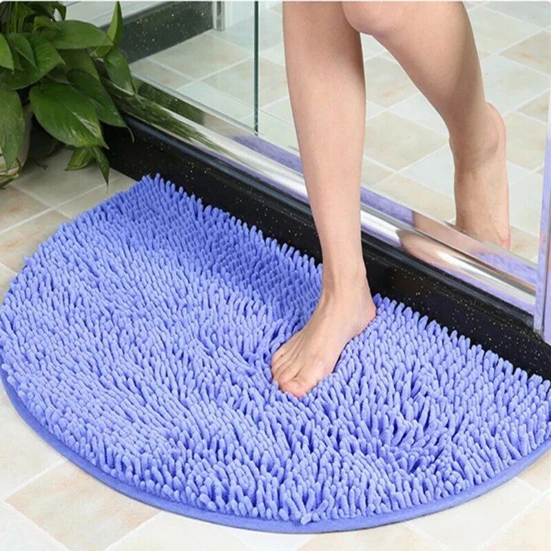 Luxurious Chenille Semi-Circle Bath Mat - Non-Slip, Absorbent & Soft Floor Rug