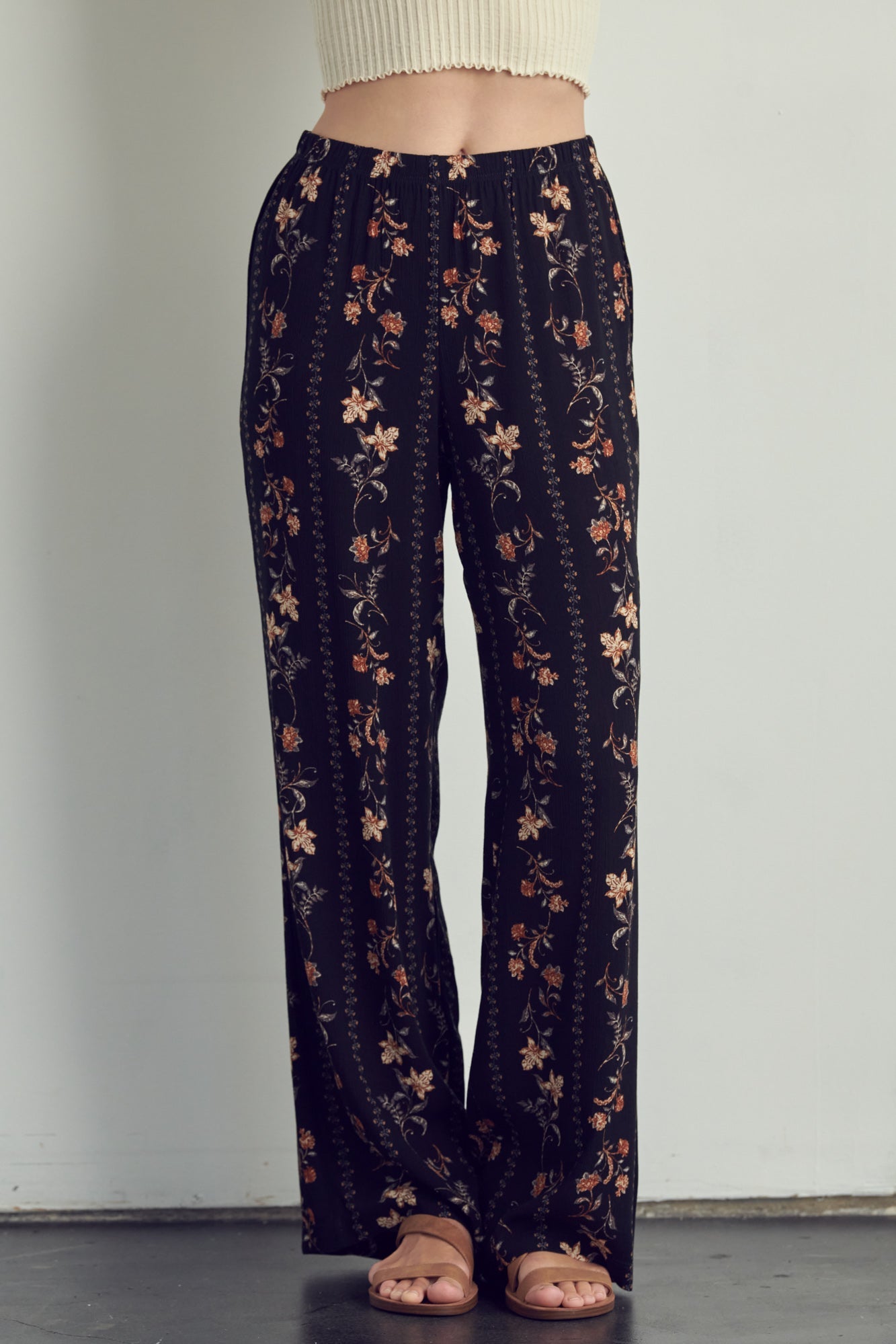 Palazzo pants in floral rayon gauze