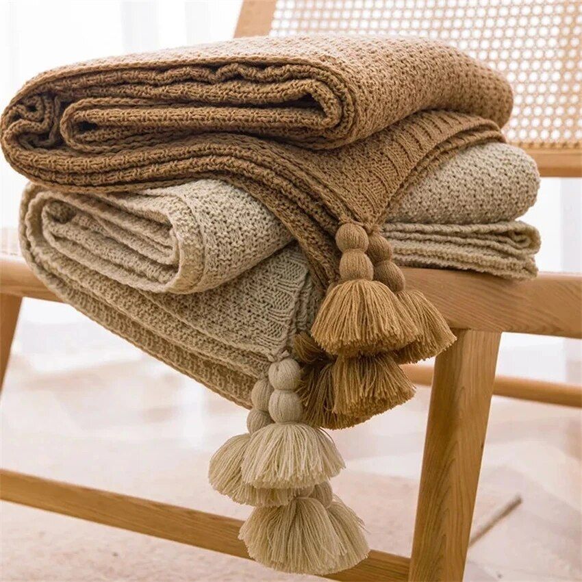 Luxurious Chunky Knit Tasseled Throw Blanket - Soft Acrylic Waffle Embossed Bedspread