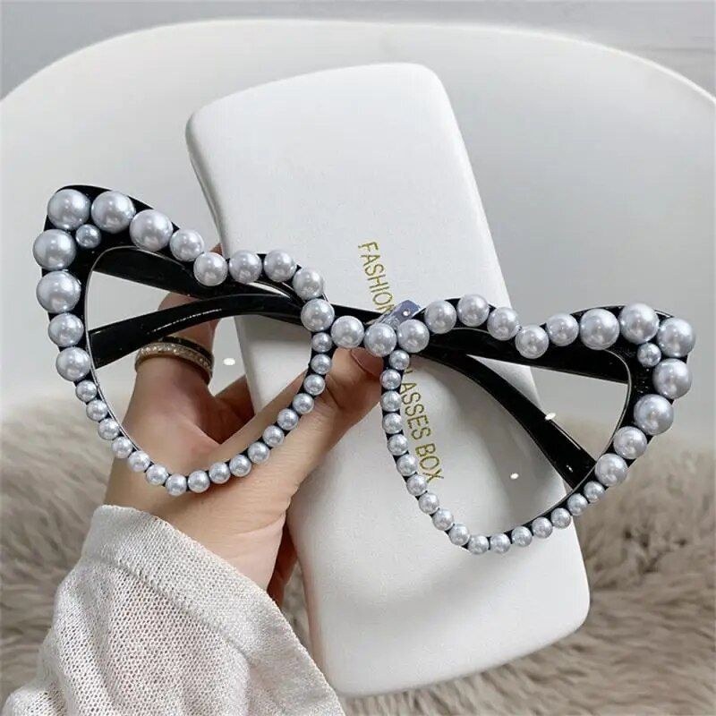 Chic Pearl-Embellished Heart-Shaped Sunglasses for Women