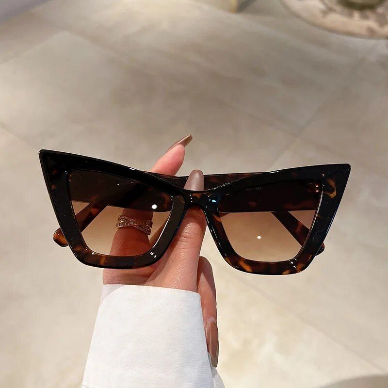 Luxurious Vintage Cat Eye Sunglasses - UV400 Protection for Women