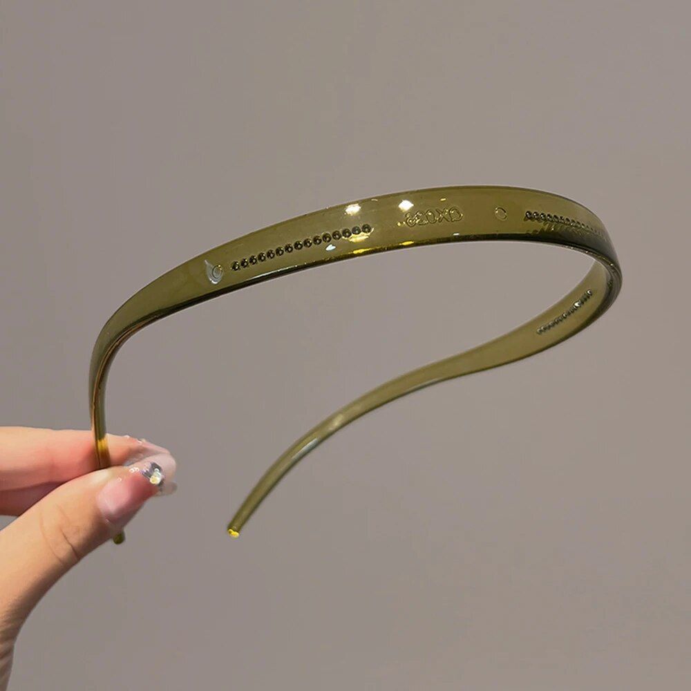 Chic Acrylic Sunglasses-Shaped Hairband for Women: Trendy, Anti-Slip, and Fashion-Forward