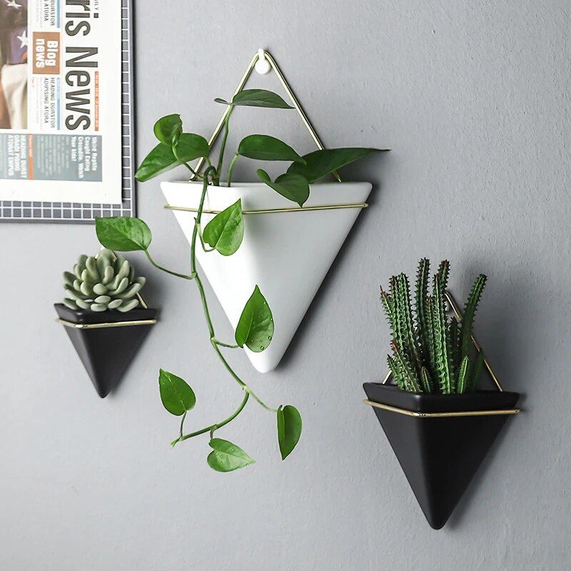 Wall Mounted Triangle Plant Flower Pot