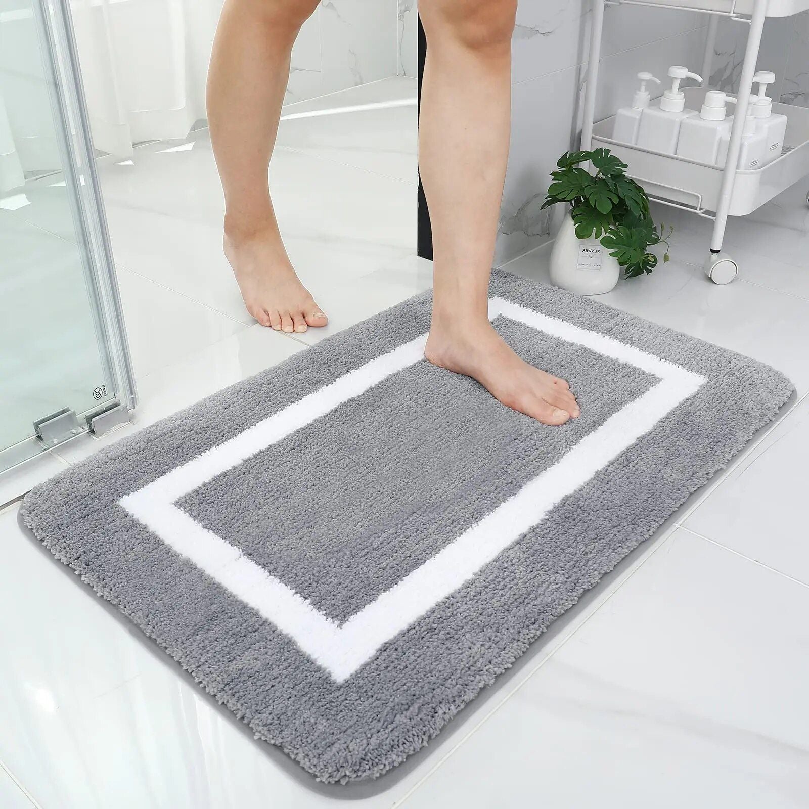 Luxurious Soft Plush Absorbent Bath Mat - Non-Slip, Machine Washable Rug for Bathroom, Bedroom & Living Room