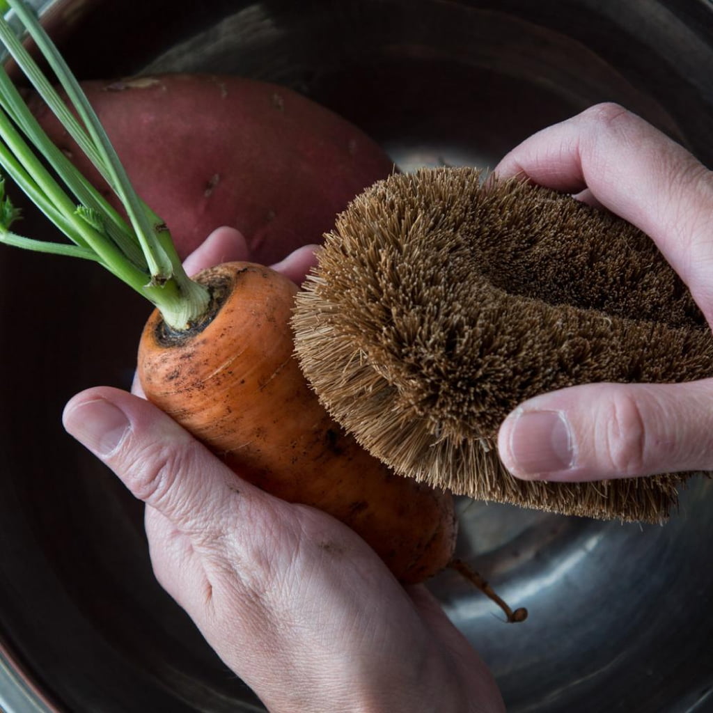 Tawashi Vegetable Brush