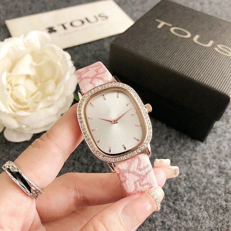 Elegant Oval Quartz Women's Watch with Diamond Accents and Leather Strap