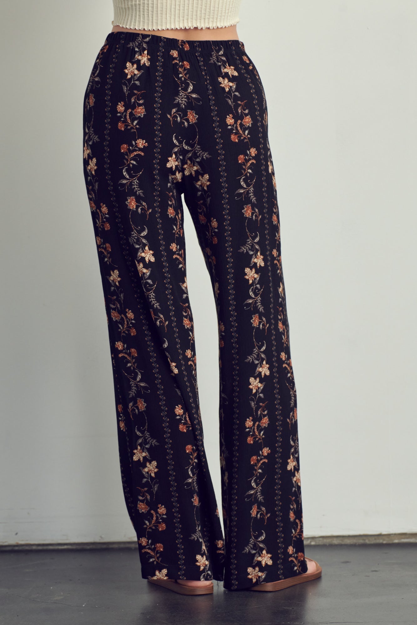 Palazzo pants in floral rayon gauze