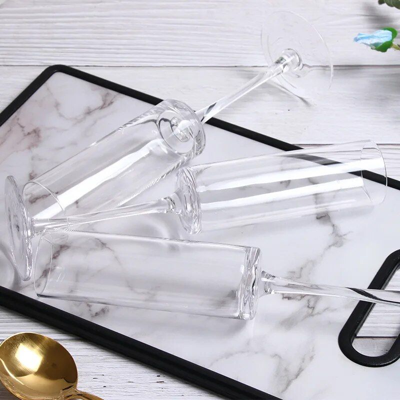 Elegant Crystal Champagne Glasses: Creative Design for Sparkling Wines