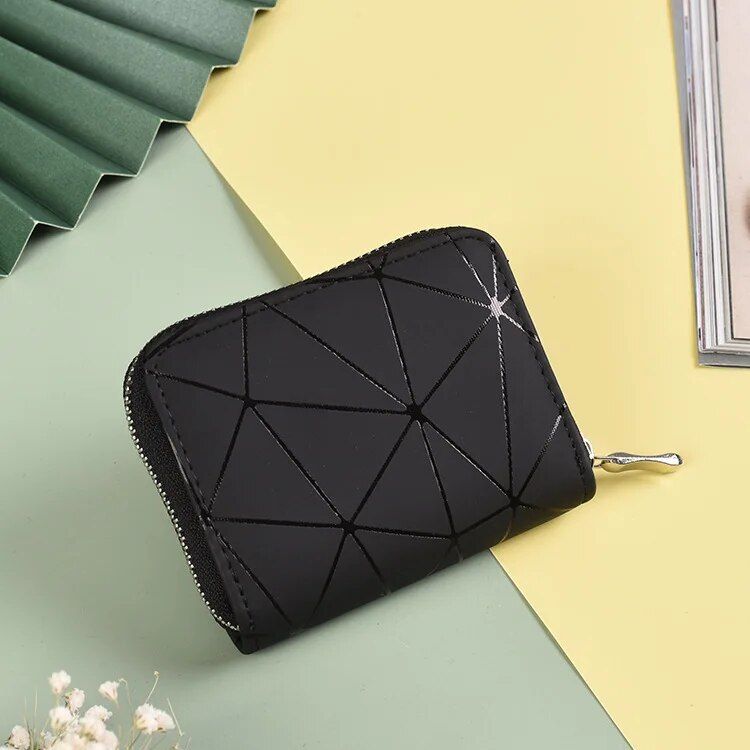 Elegant Diamond Pattern Leather Wallet with Wrist Strap for Women