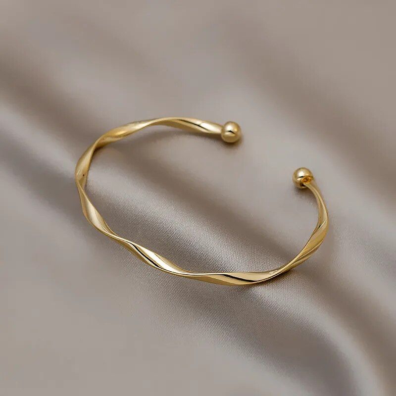 Elegant Twist Simple Bracelet - Fashionable Women's Jewelry for All Occasions