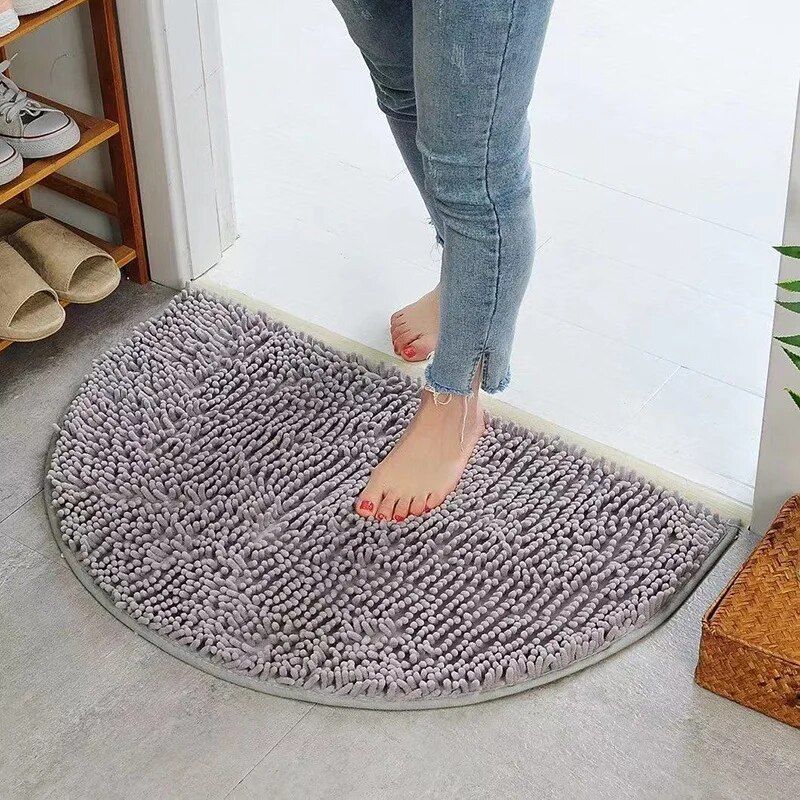 Luxurious Chenille Semi-Circle Bath Mat - Non-Slip, Absorbent & Soft Floor Rug