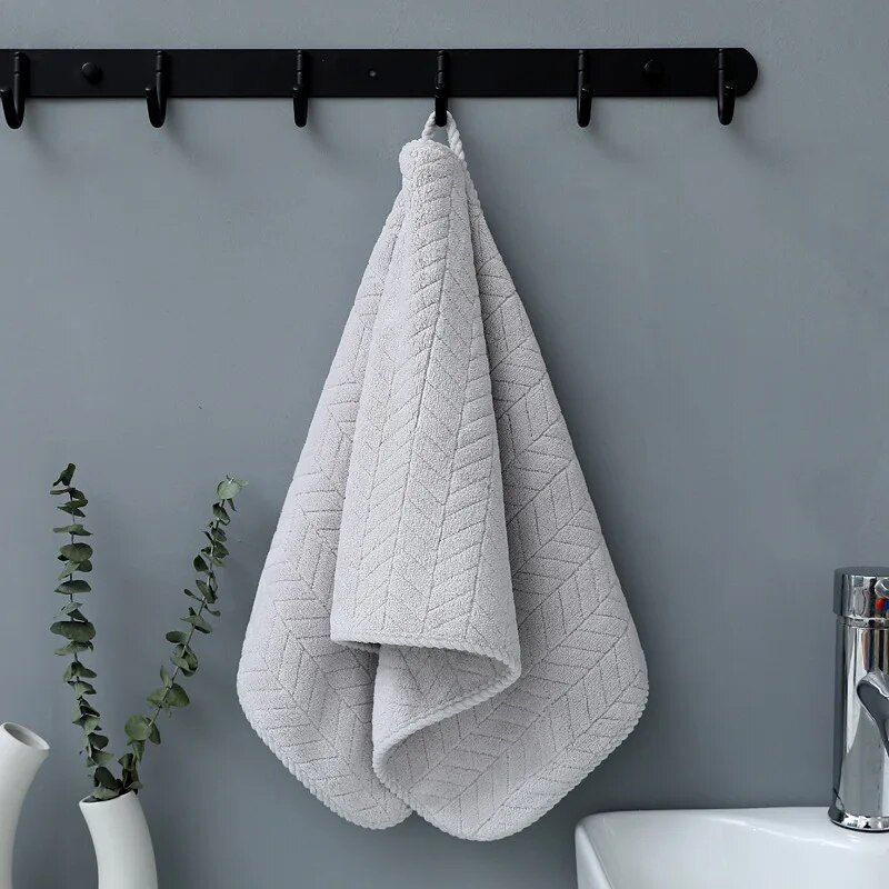 Luxurious Cotton-Polyester Blend Towel