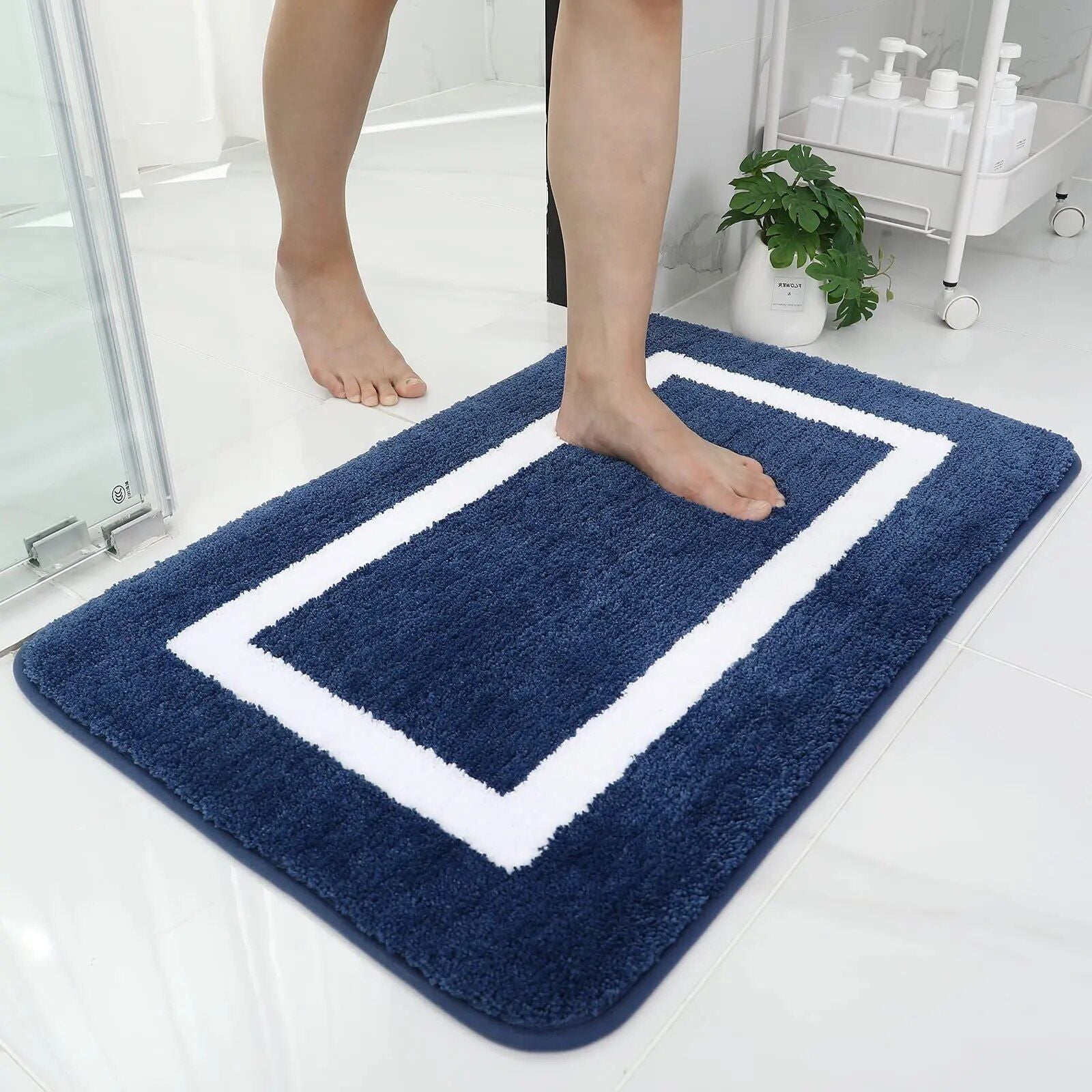 Luxurious Soft Plush Absorbent Bath Mat - Non-Slip, Machine Washable Rug for Bathroom, Bedroom & Living Room