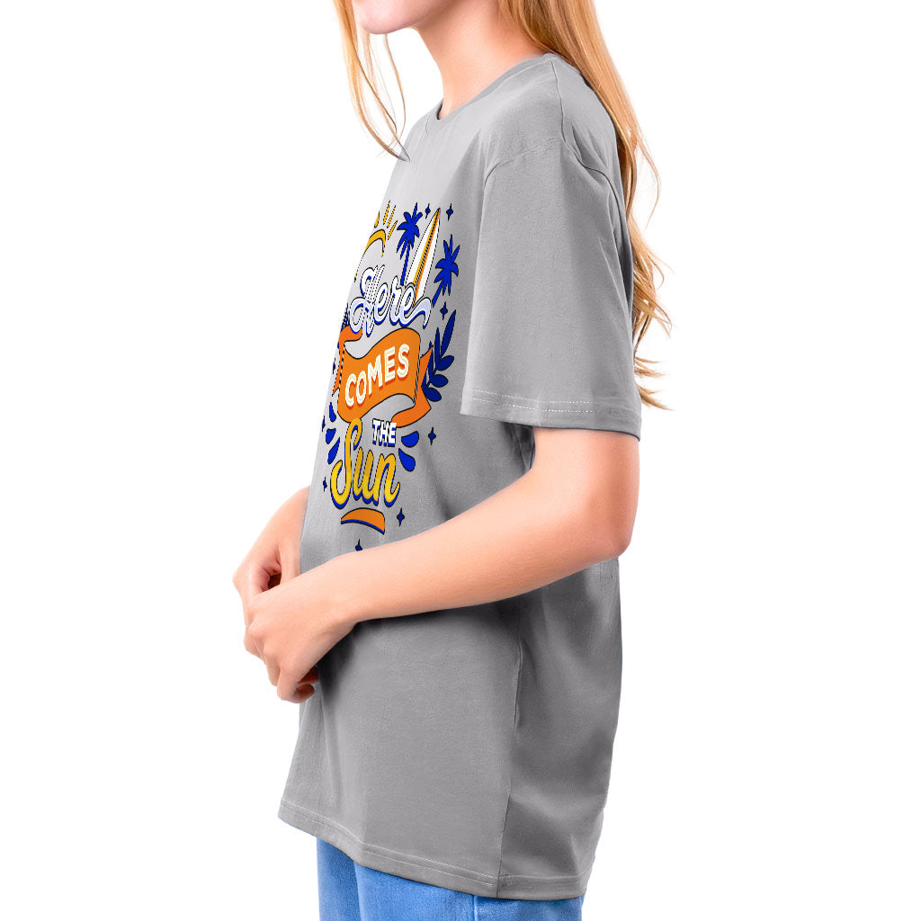 Here Comes the Sun Kids' Classic Fit T-Shirt - Cute T-Shirt - Themed Classic Fit Tee