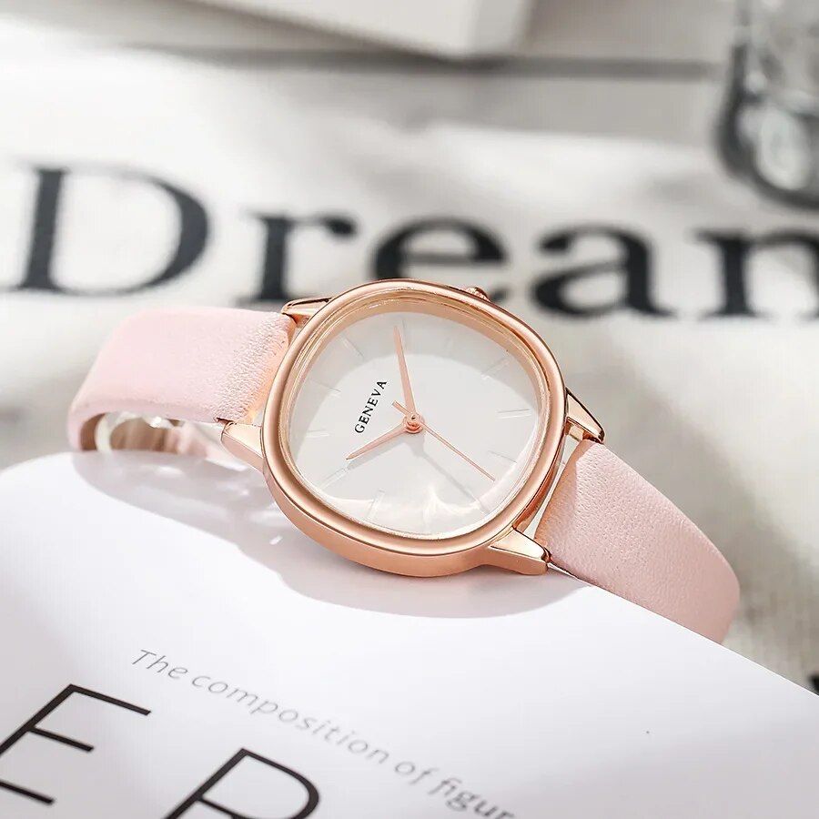 Elegant Quartz Leather Wristwatch for Women