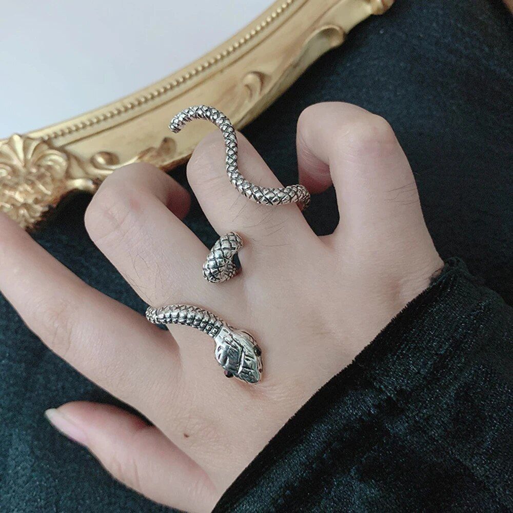 Trendy Silver Snake Wave Ring for Women - Adjustable, Vintage-Inspired Metal Jewelry