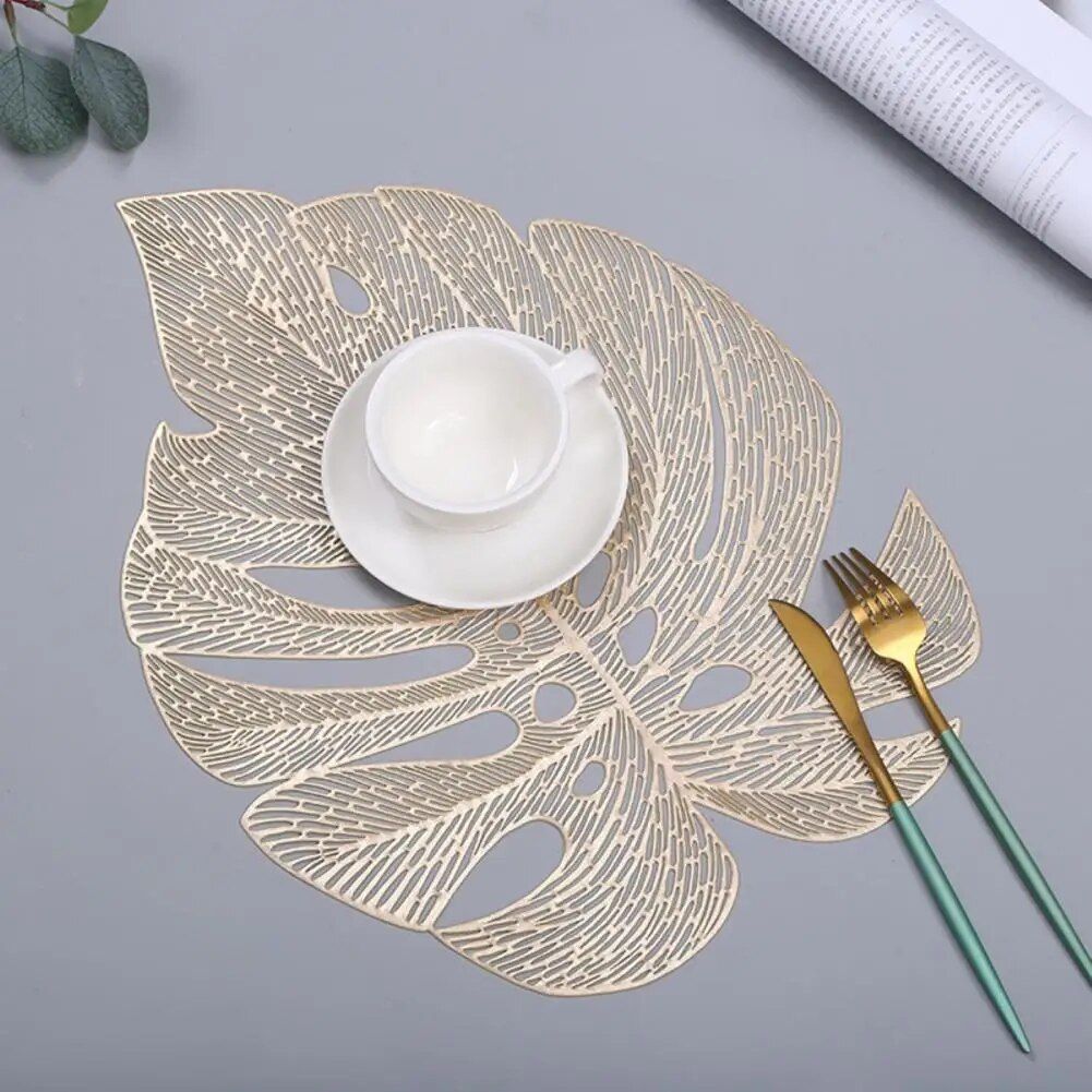 Elegant Nordic Leaf-Shaped Table Mat - Heat-Resistant, Non-Slip Dining Placemat