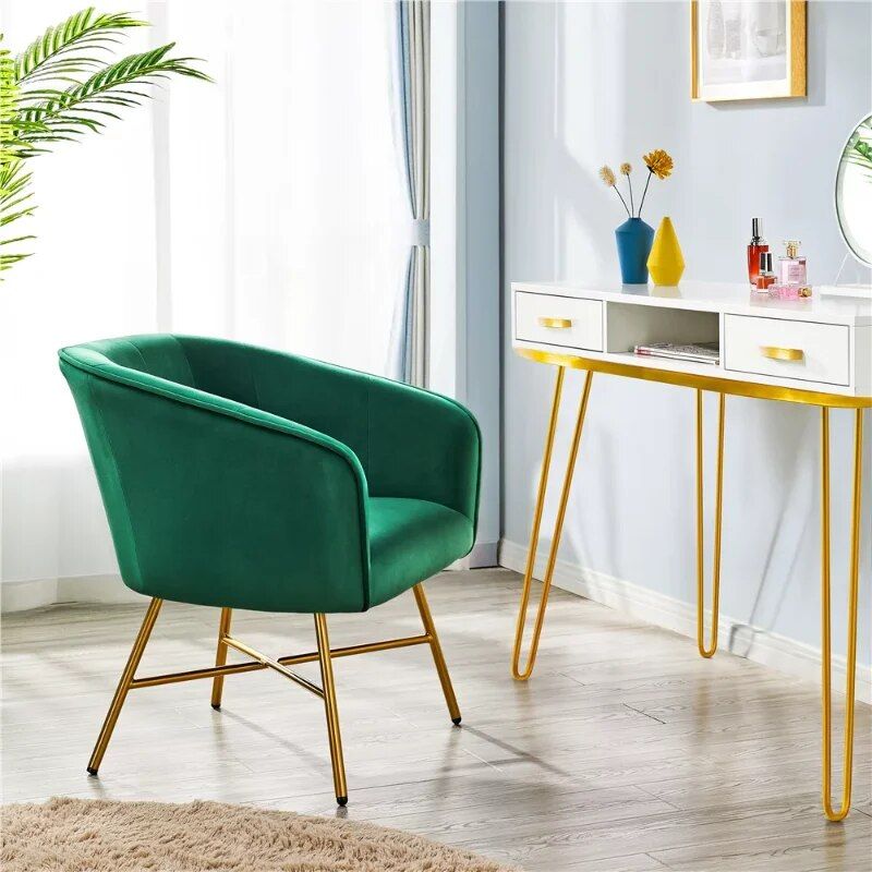 Elegant Green Velvet Club Accent Chair - Modern Metal-Legged Seating