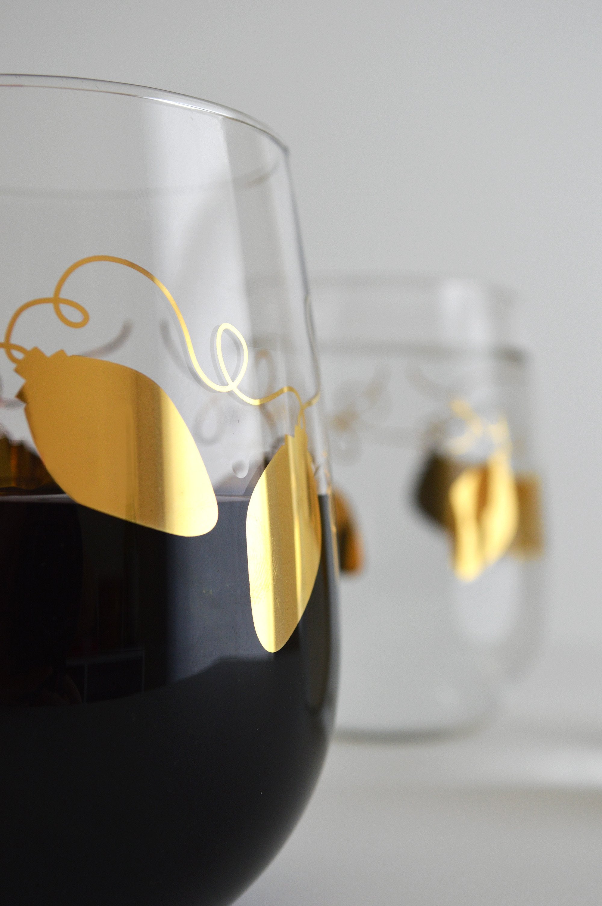 Metallic Gold Retro Christmas Lights Stemless Wine