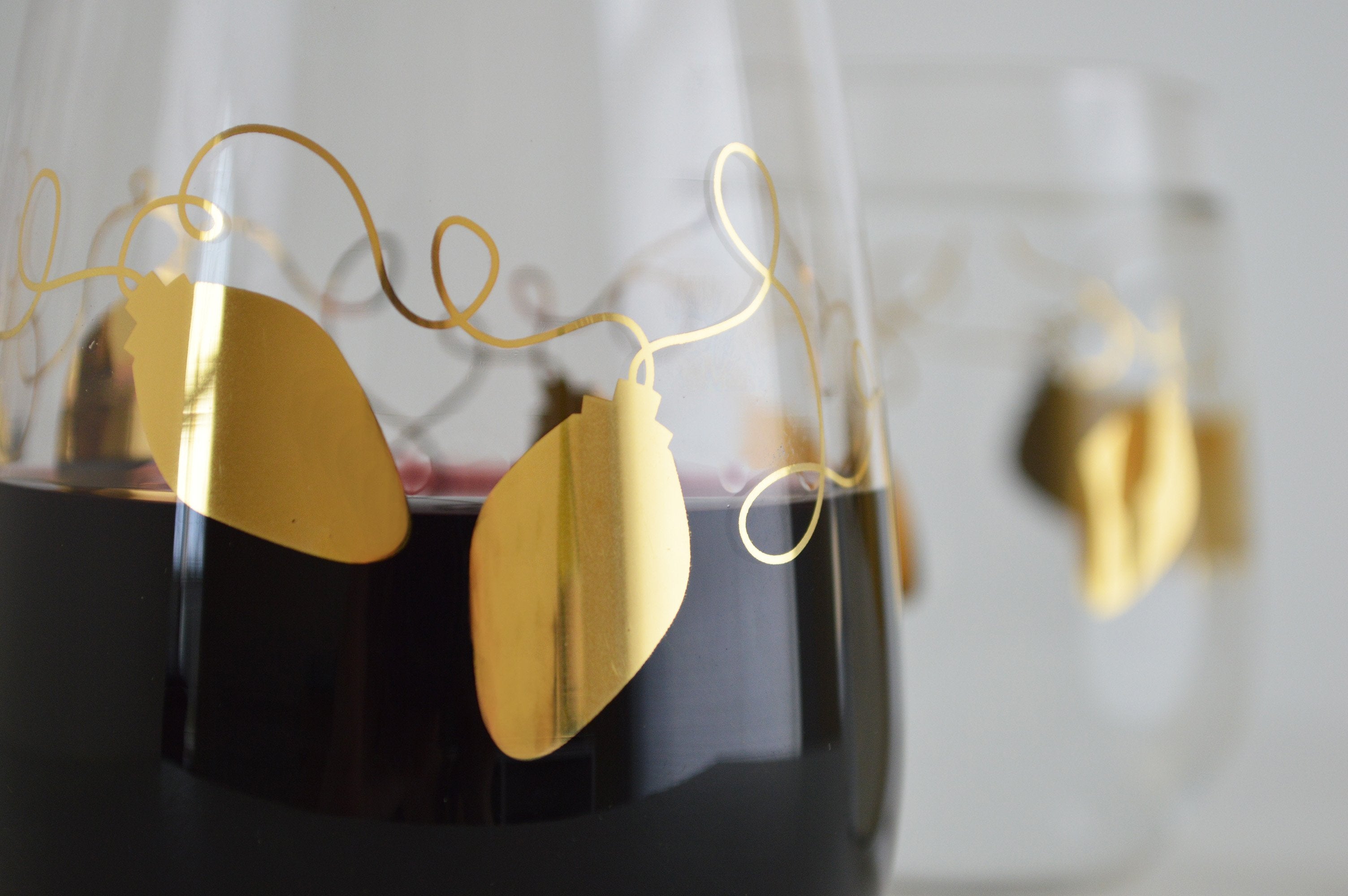 Metallic Gold Retro Christmas Lights Stemless Wine