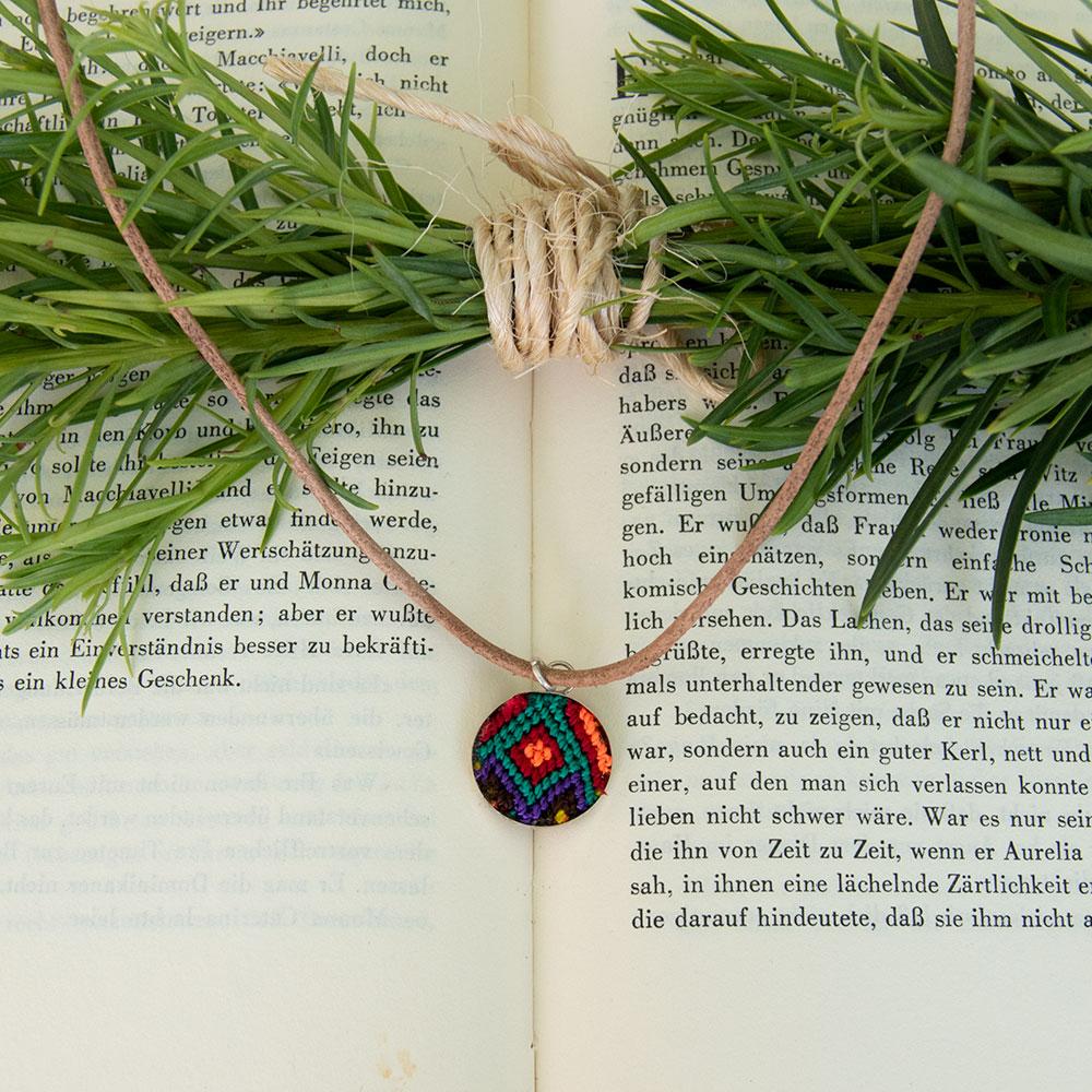 Mini Circle Friendship Necklace.