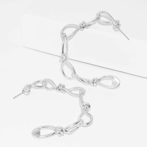 Twisted link hoop