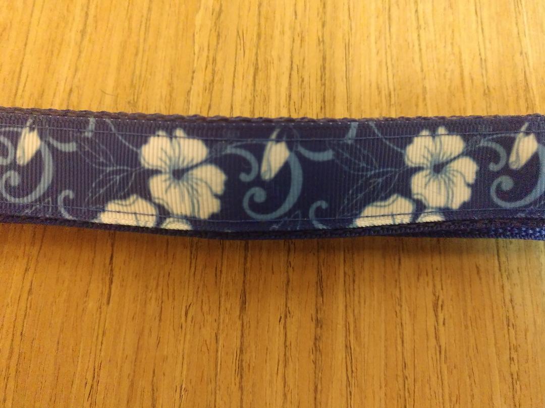 Leash/ Large/ Blue Hawaiian Flowers