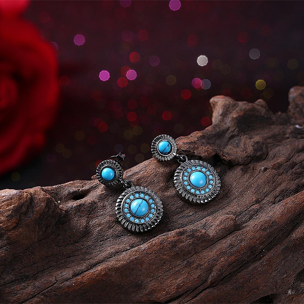 Stud Earring in 18K White Gold PlatedTurquoise Stone