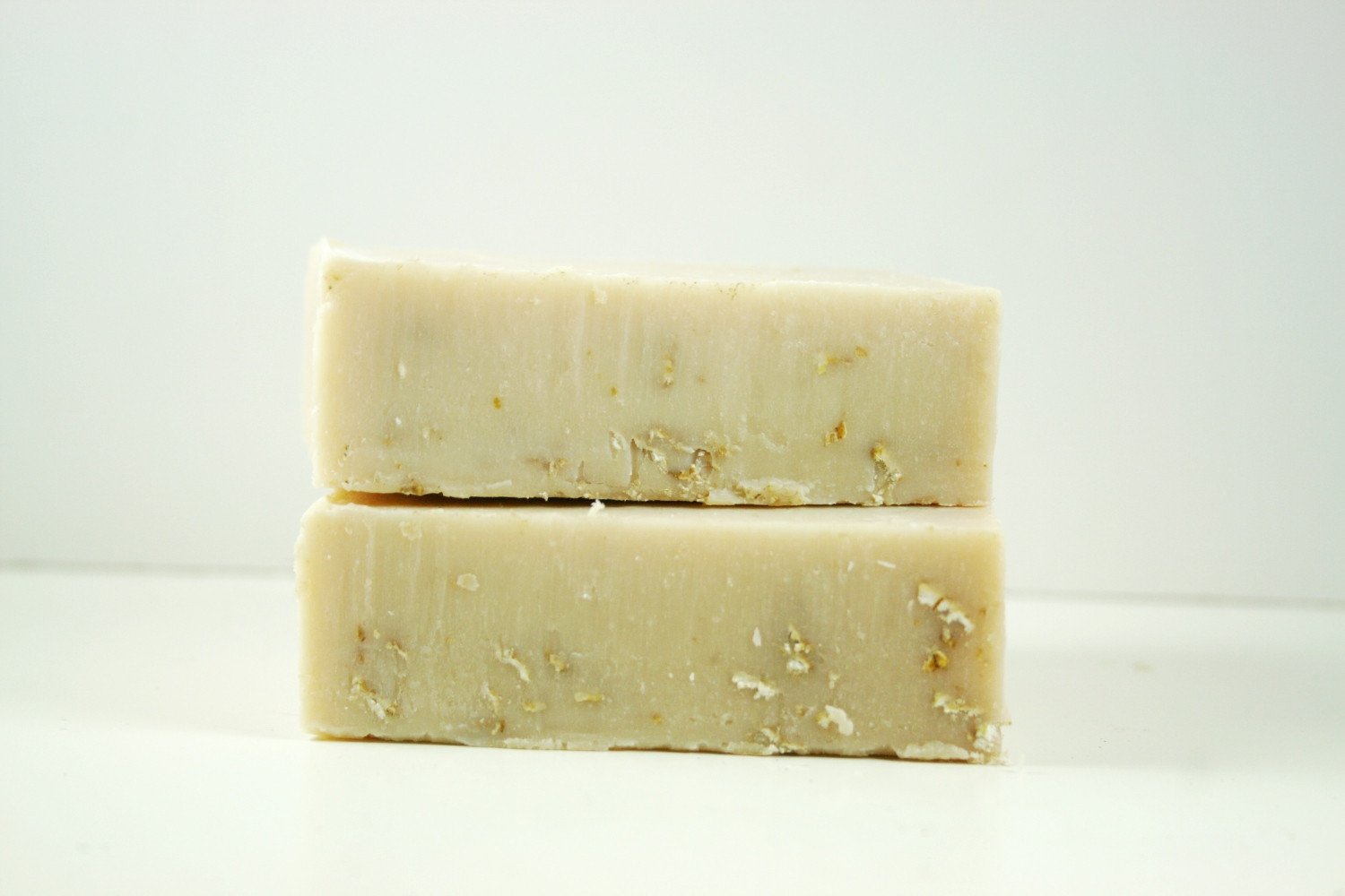 Oatmeal and Honey Facial Soap | Maroon Oliver