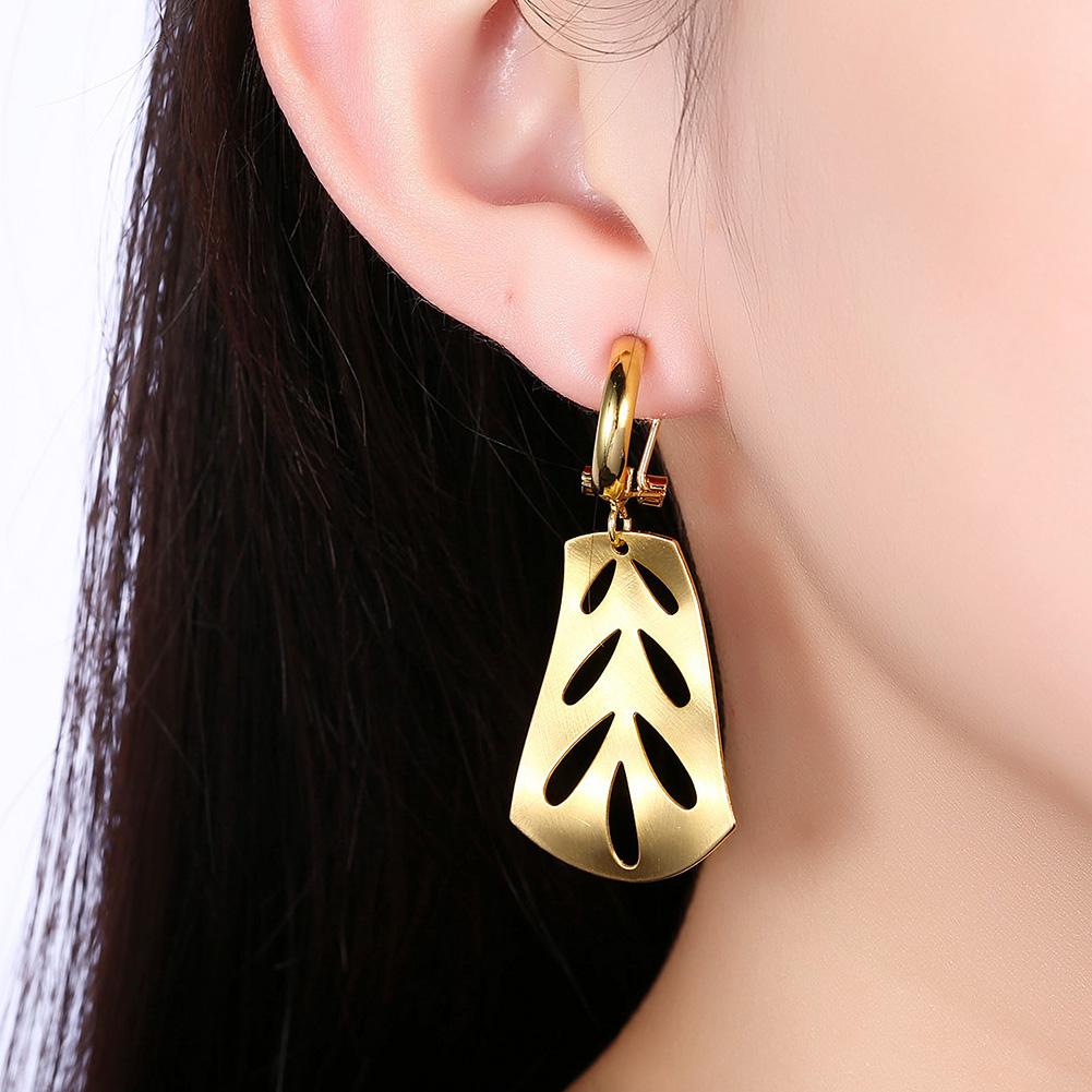 A Coruña Diamond Laser Cut Drop Earring in 18K Gold Plated