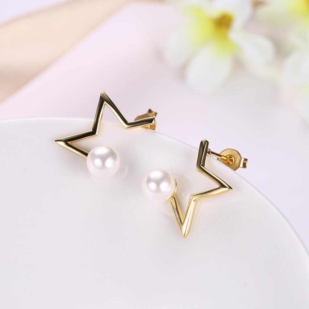 Stud Earring in 18K Gold Plated