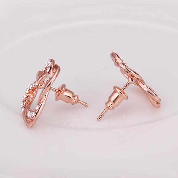 Heart Stud Earring in 18K Gold Plated