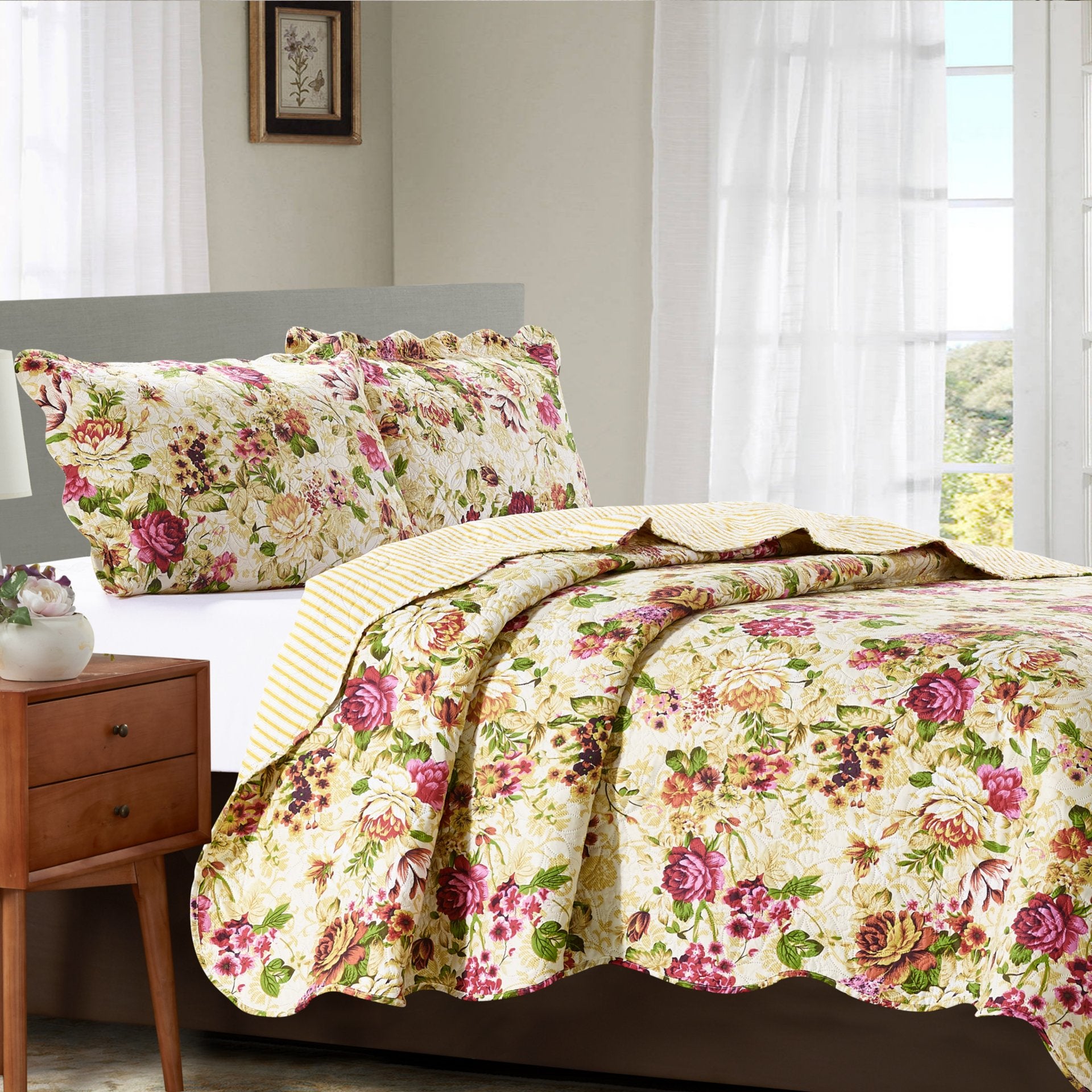 Jennifer 3 Piece Quilt Set - Ivory | Home Design Quilt Sets