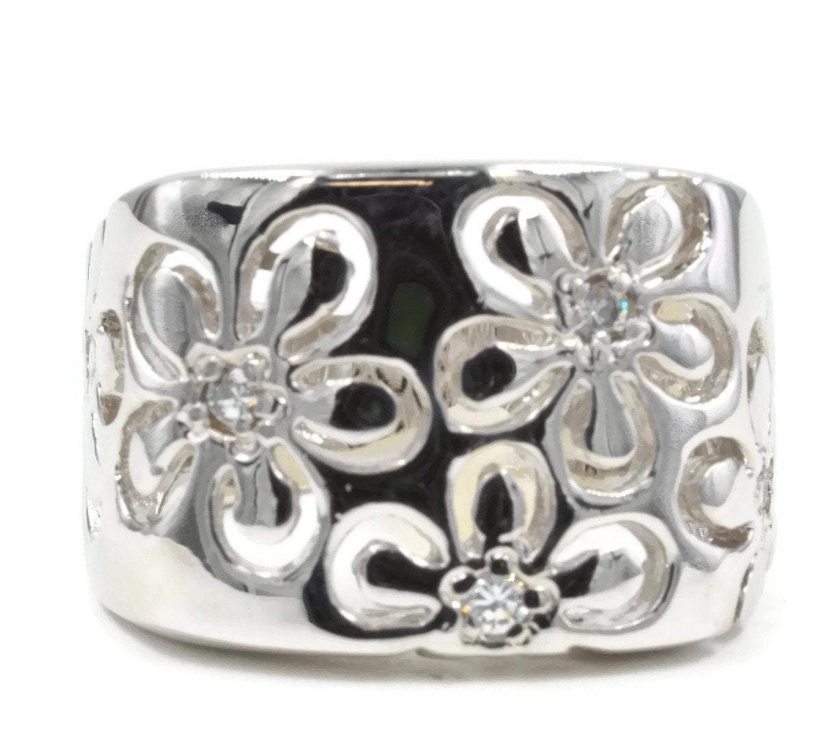 Bold Cutout Daisy Silvertone Fashion Ring with Tiny Cubic Zirconia | Mint Green Sunflower