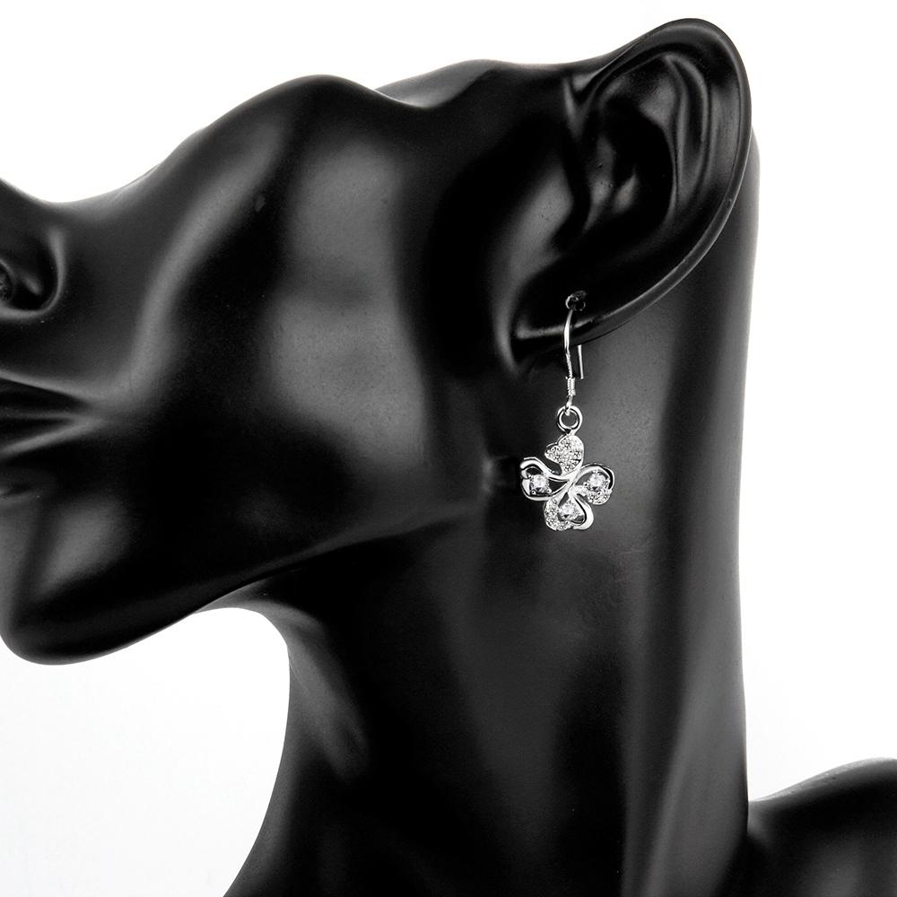 Drop Earring in 18k White Gold Plated with Austrian Crystals