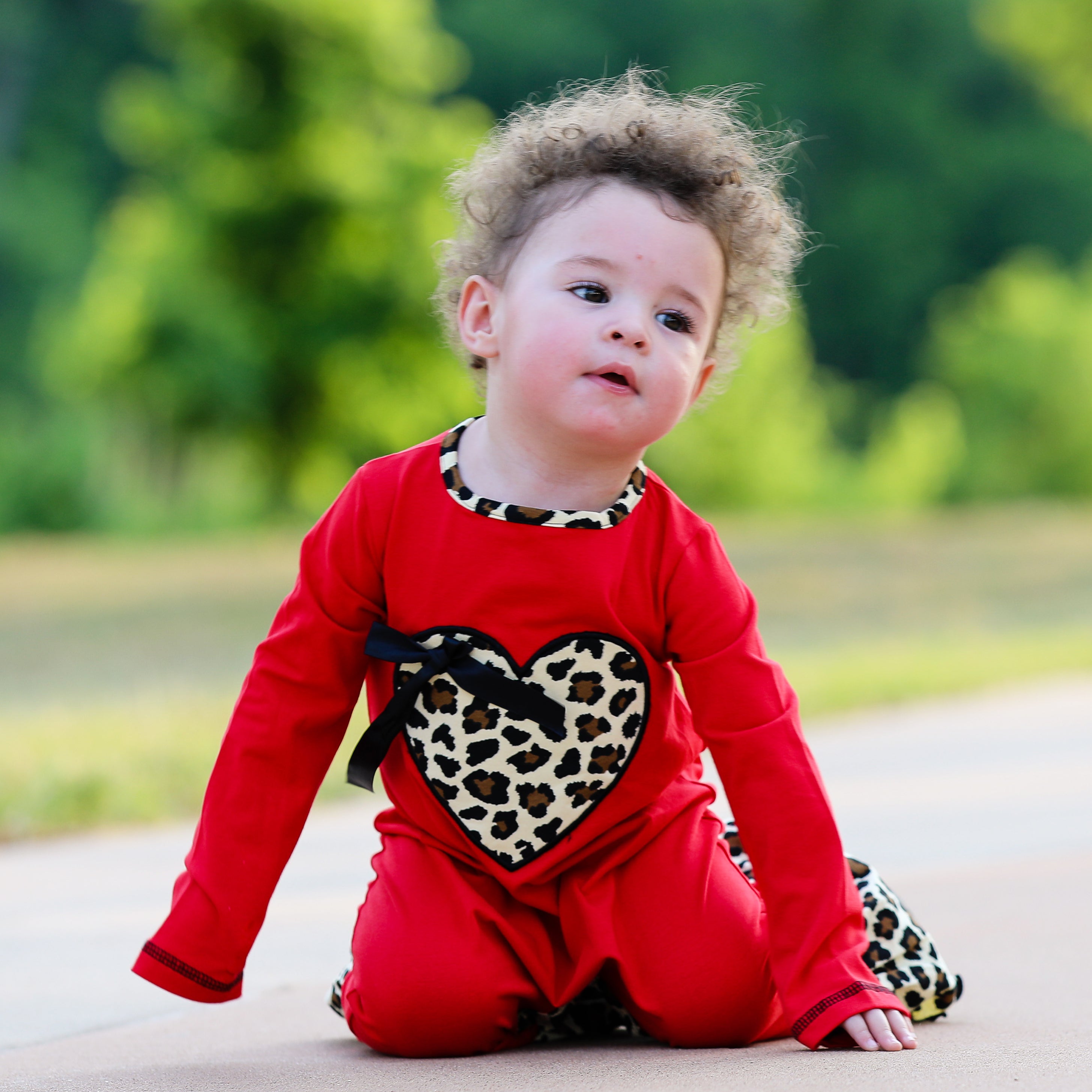 AnnLoren Baby Girls Leopard Valentines Holiday Heart Romper Outfit One