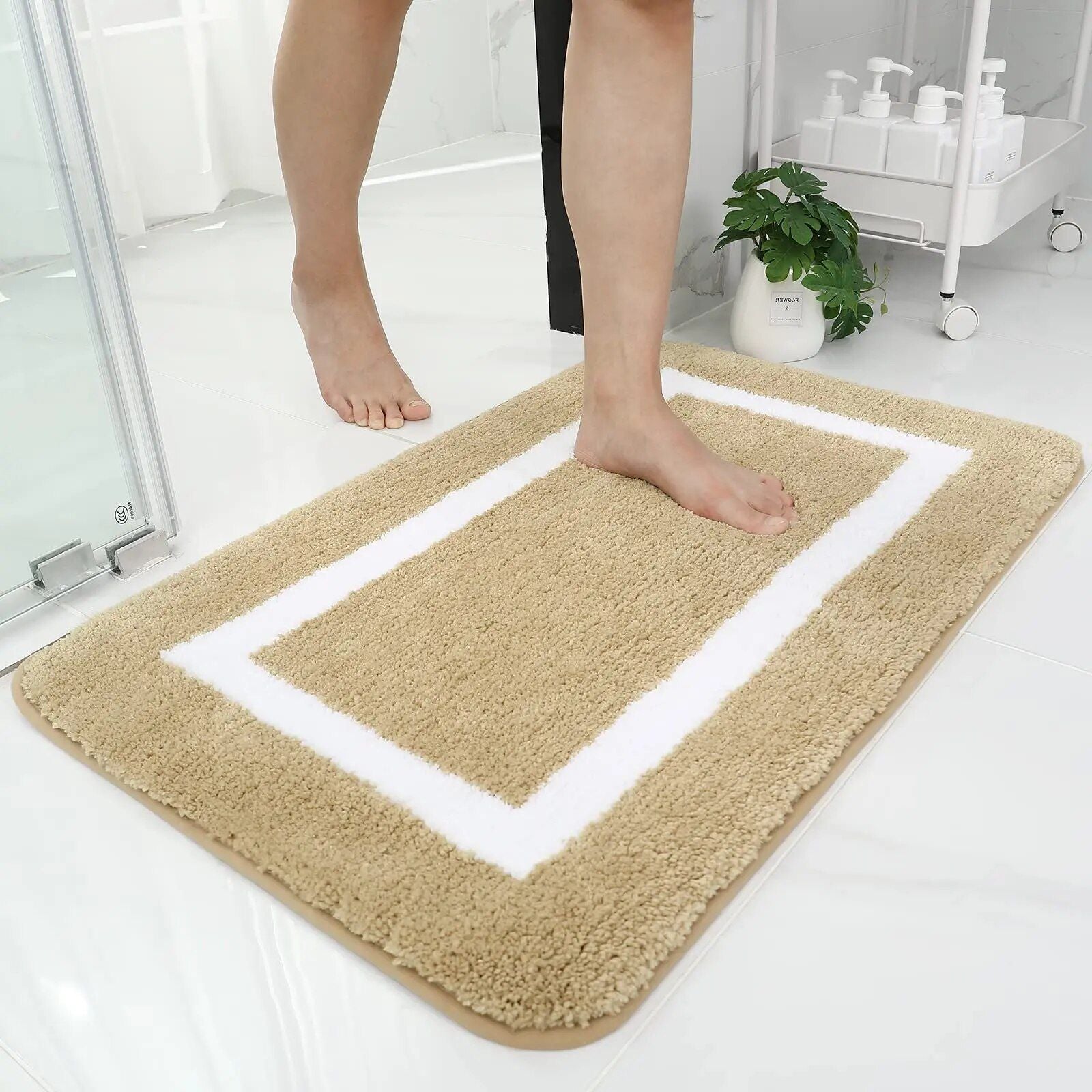 Luxurious Soft Plush Absorbent Bath Mat - Non-Slip, Machine Washable Rug for Bathroom, Bedroom & Living Room