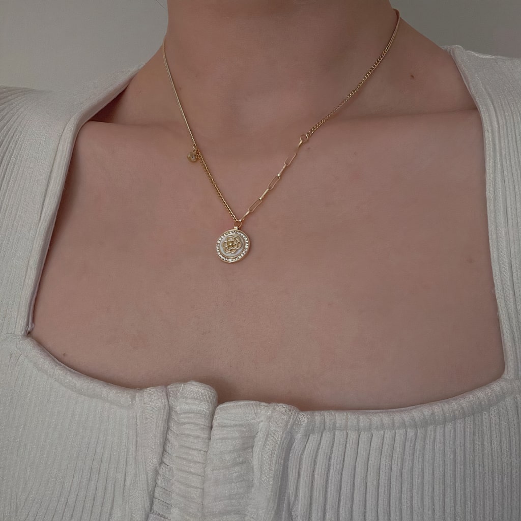 Elegant Rose Necklace