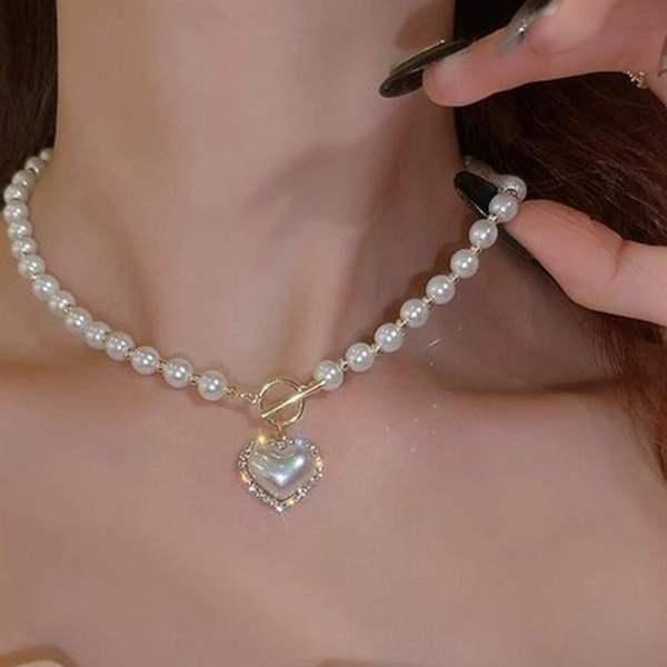 Elegant Vintage Heart Pendant Pearl Necklace