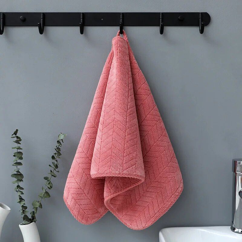 Luxurious Cotton-Polyester Blend Towel