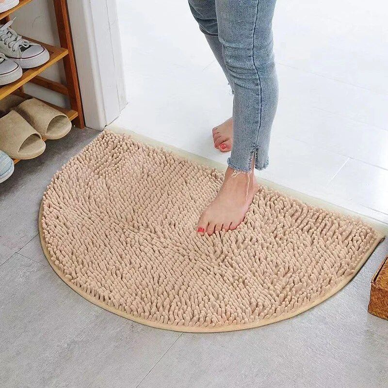 Luxurious Chenille Semi-Circle Bath Mat - Non-Slip, Absorbent & Soft Floor Rug