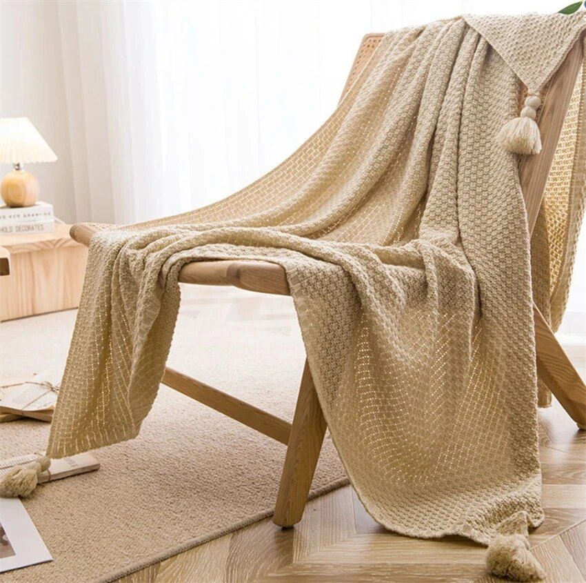 Luxurious Chunky Knit Tasseled Throw Blanket - Soft Acrylic Waffle Embossed Bedspread