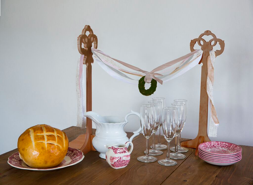 Table Top Garland Stands with Ribbon Bunting (Wood) | Gold Andromeda