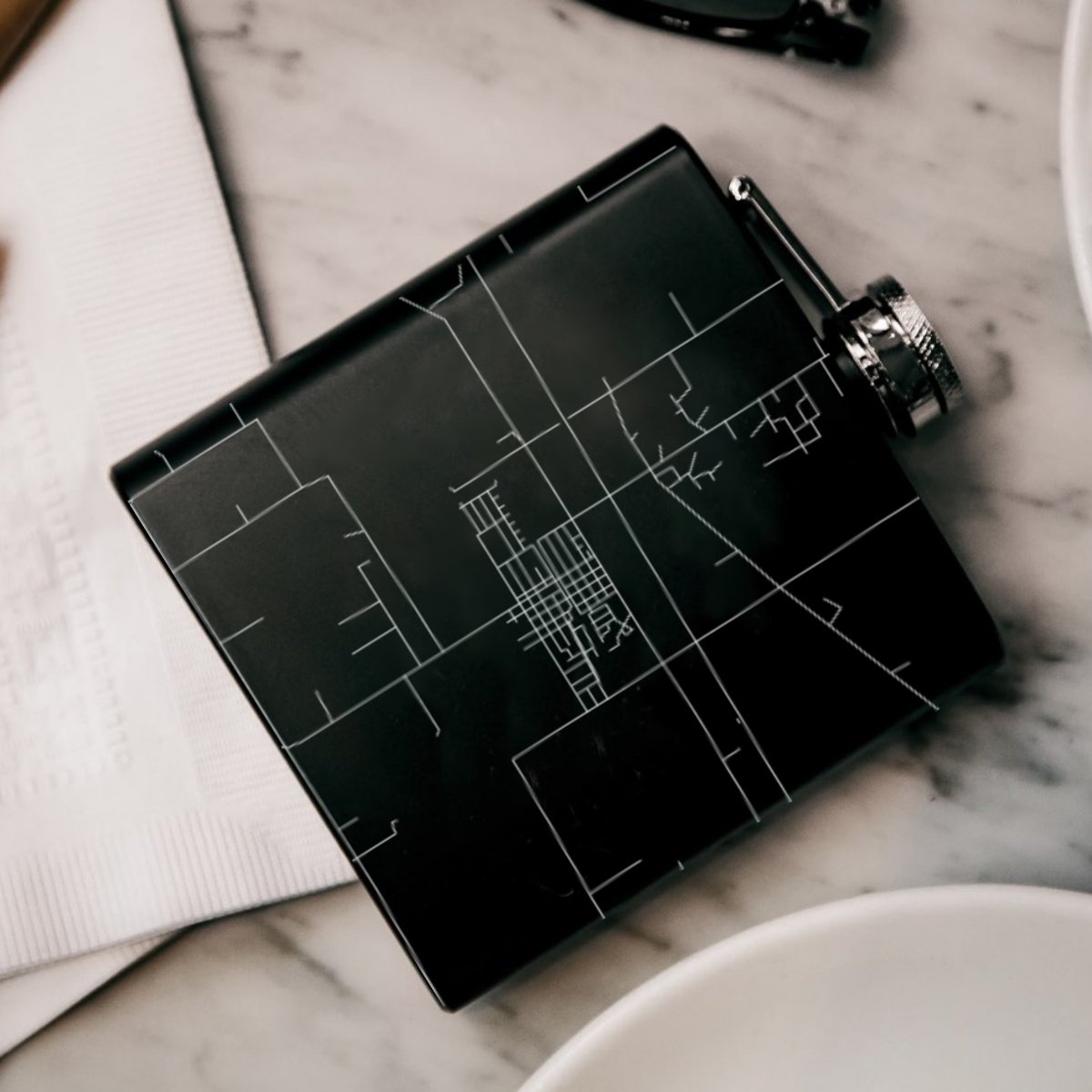 Aviston - Illinois Engraved Map Hip Flask in Matte Black | Cyan Castor