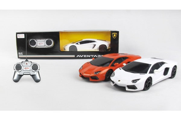 Az Import and Trading LA24W 1:24 Aventador LP700 White