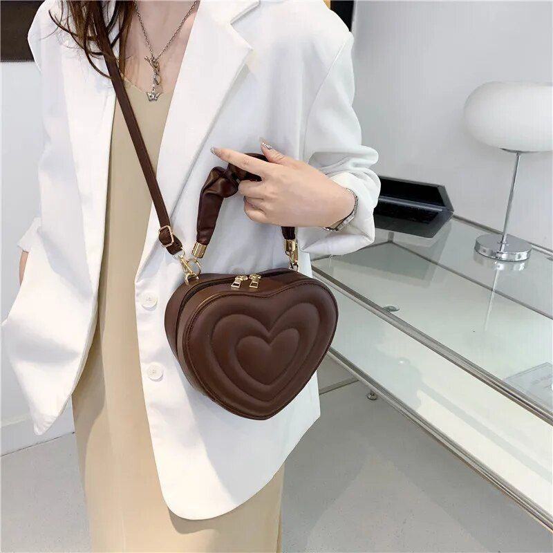 Chic Summer 2023 Heart-Shaped PU Leather Shoulder Bag for Women