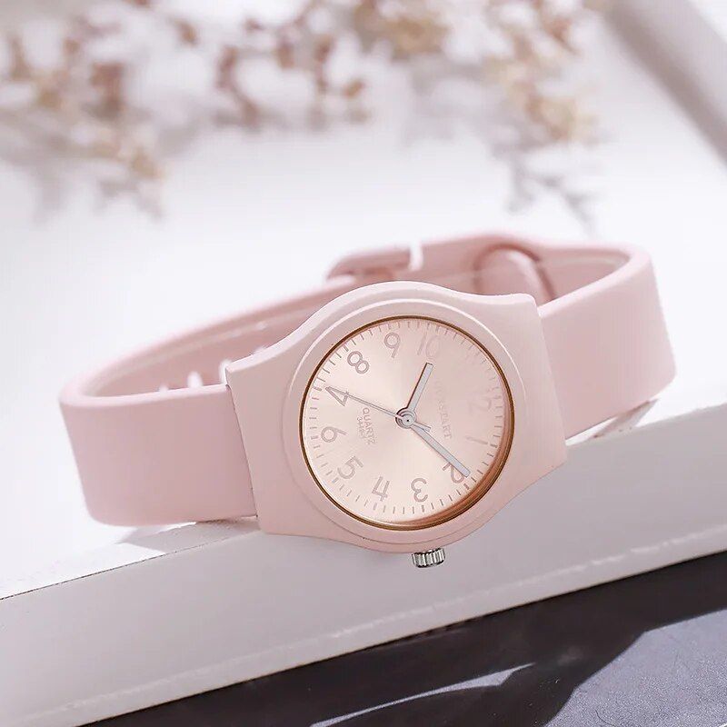 Elegant Women's Quartz Watch