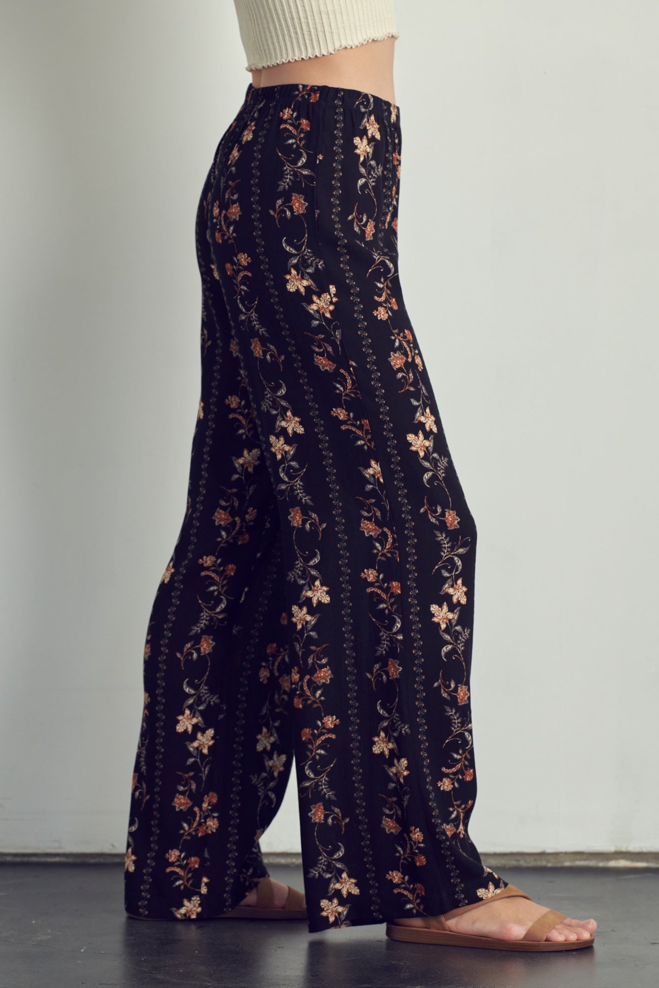 Palazzo pants in floral rayon gauze